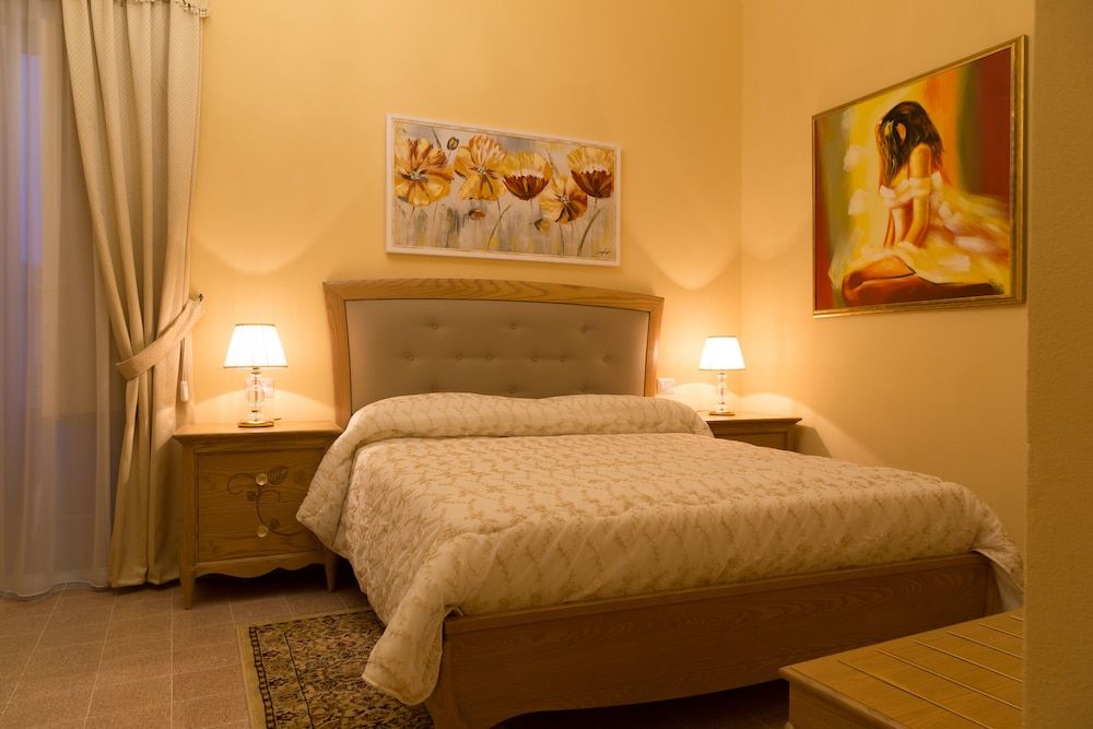 Double Room (Naniglio)