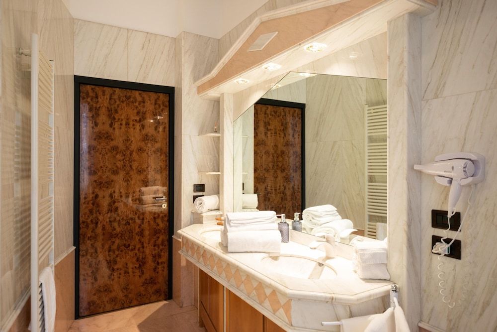 B&B Family First Family Room, Hot Tub (private entrance) 14