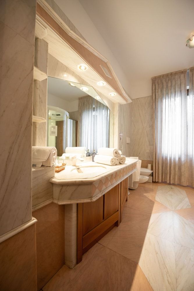 B&B Family First Family Room, Hot Tub (private entrance) 13