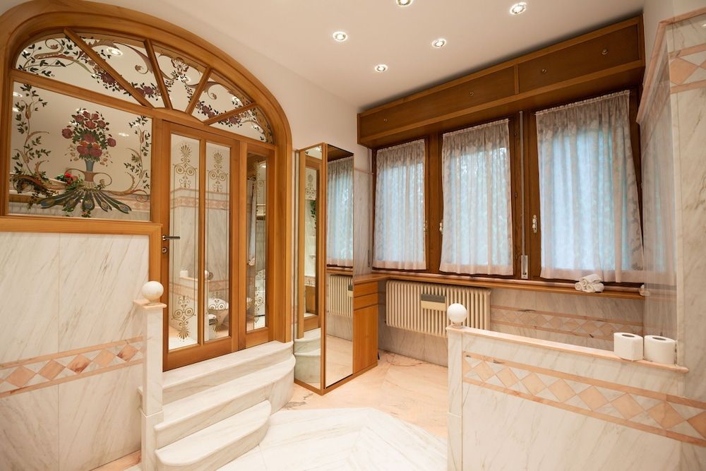 B&B Family First Luxury Suite, Jetted Tub (private entrance) 23