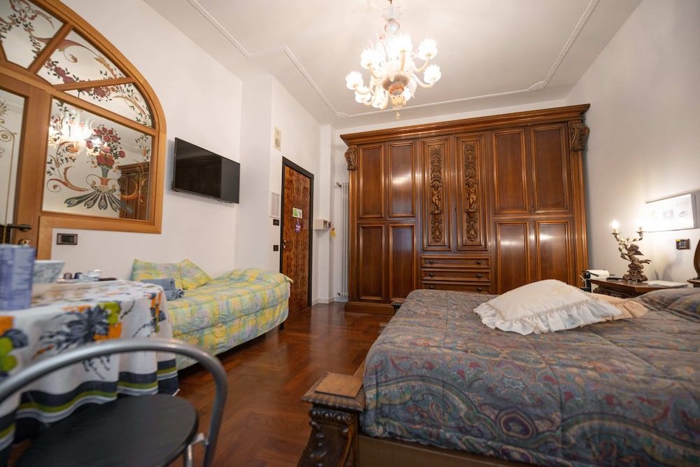 B&B Family First Luxury Suite, Jetted Tub (private entrance) 10