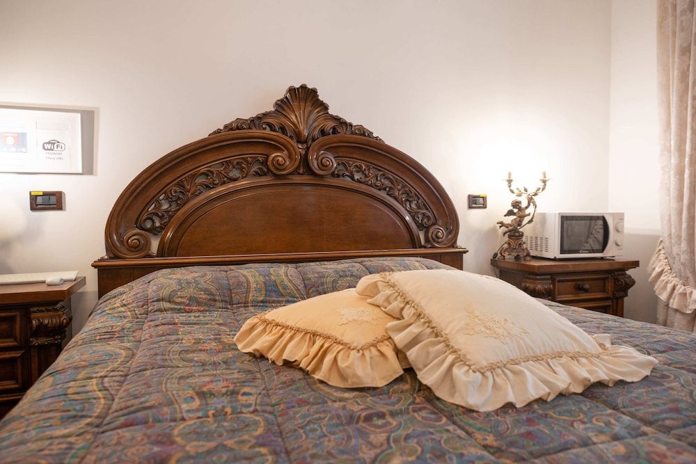 B&B Family First Luxury Suite, Jetted Tub (private entrance) 9