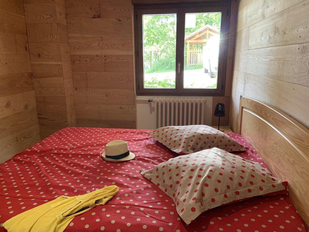 Comfort Cottage, Ensuite, Mountain View (Gîte Costillon)