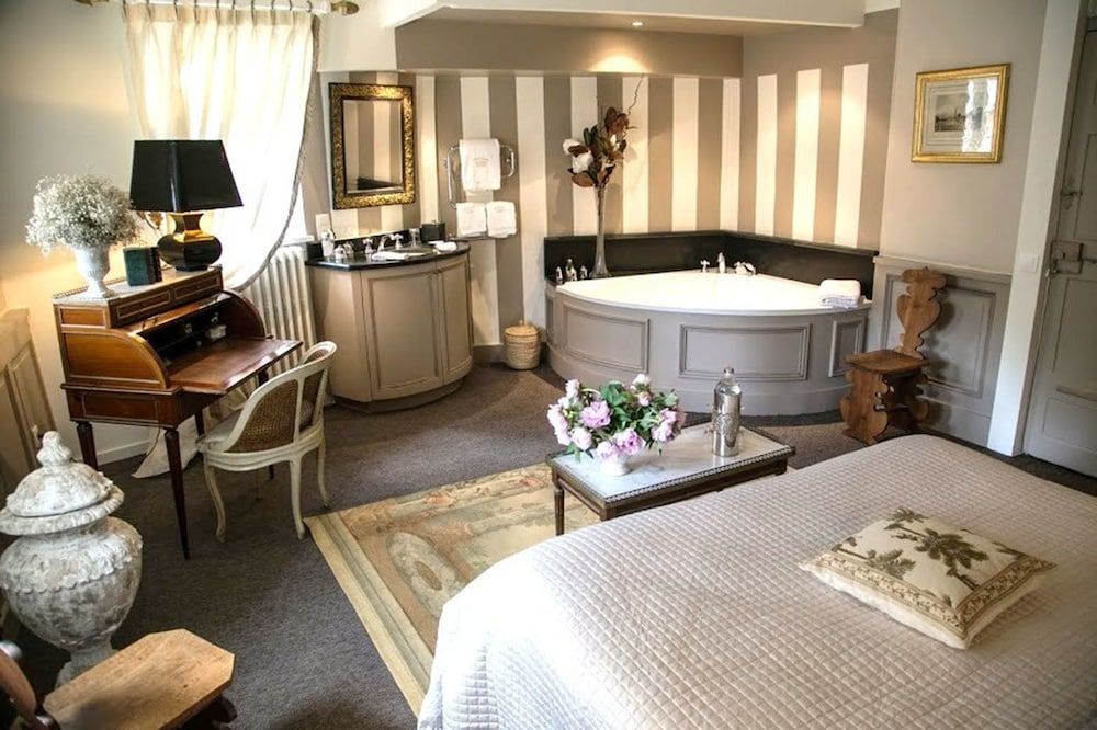 Double Room (Victoria)