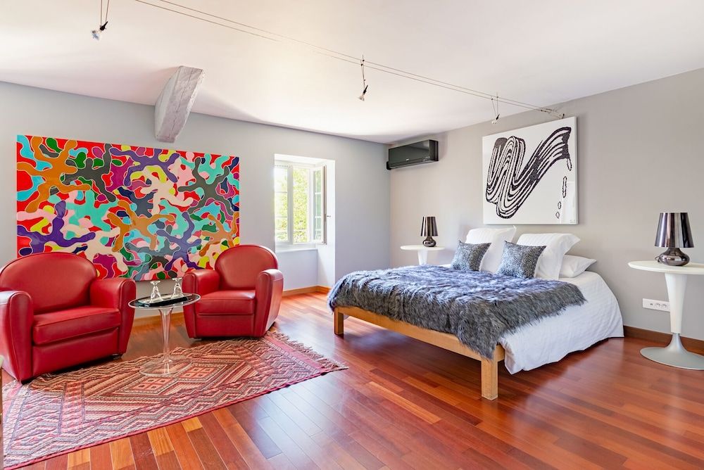 Double Room (No. 5)
