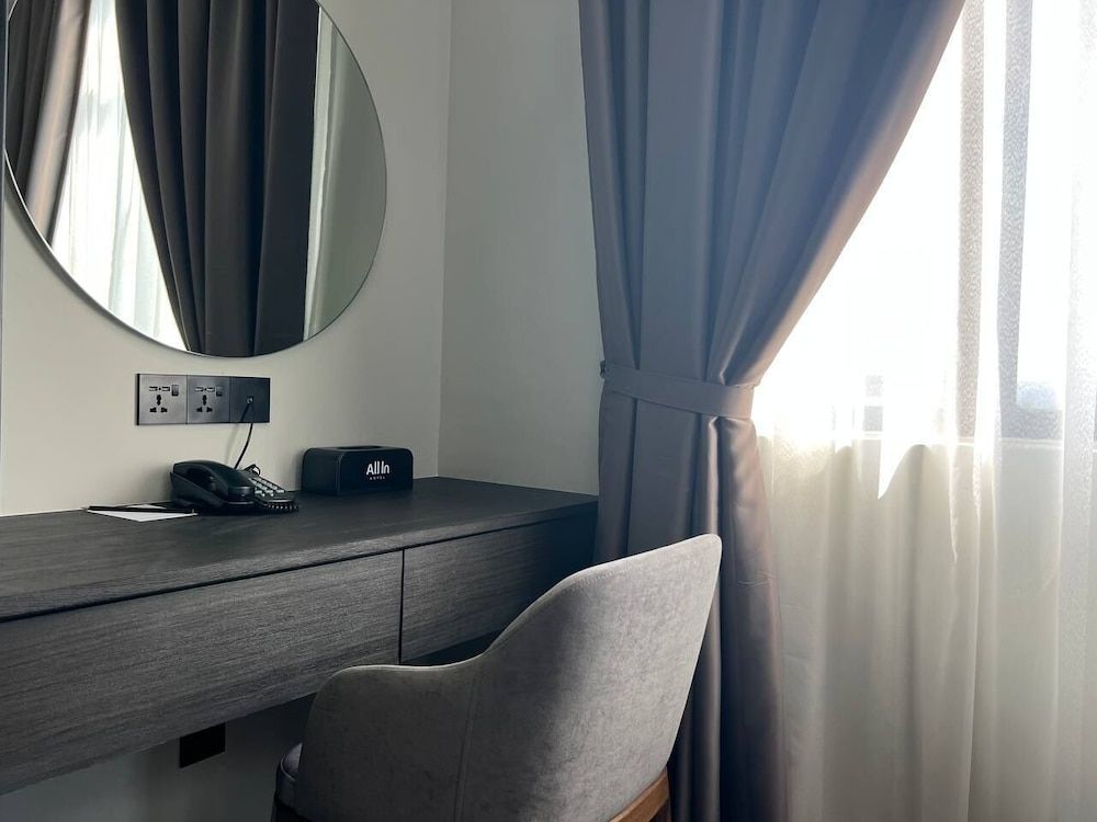 All In Hotel Deluxe King 5