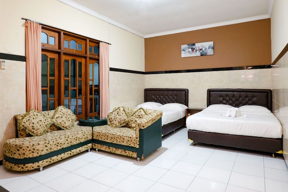 Dya Hotel Boyolali Family Room 5