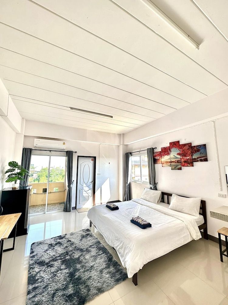 MY HOME SAI4 Deluxe Room, 1 King Bed, Accessible, Garden View 3