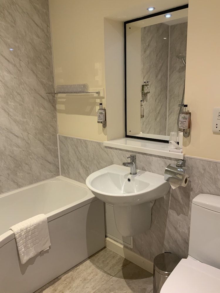 The Hedges Hotel Comfort Double Room 9