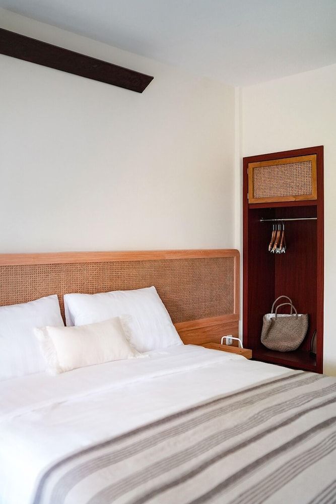 Roots Hotel Senggigi Superior Double Room 13