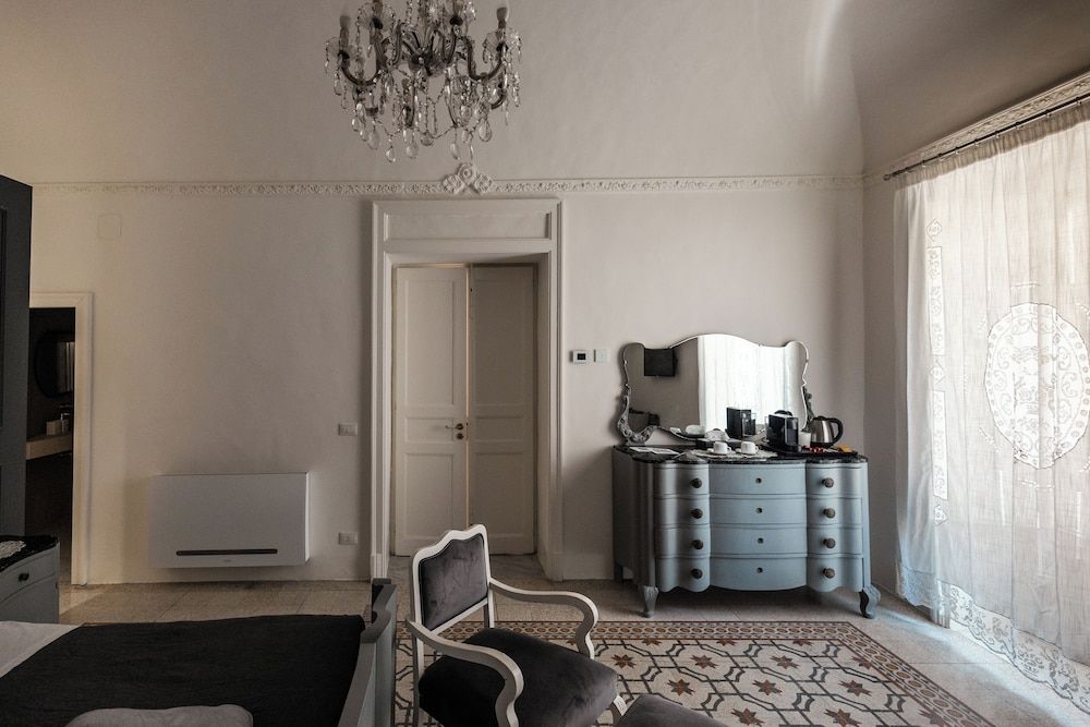 Bianko EcoChic Deluxe Room 12