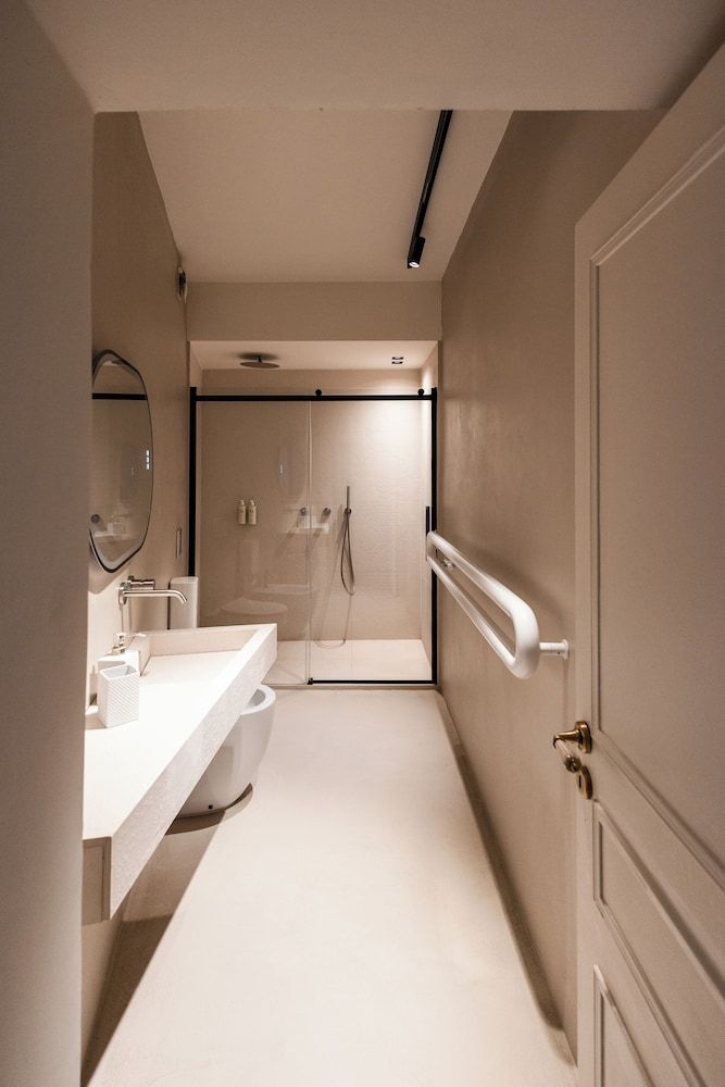 Bianko EcoChic Deluxe Room 6