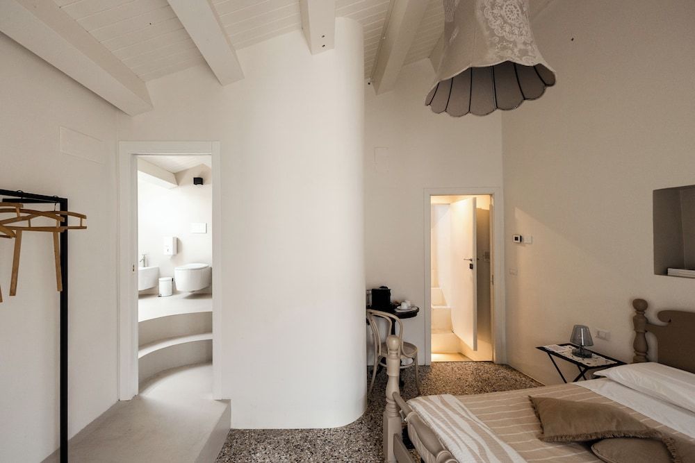 Bianko EcoChic Premium Room 10