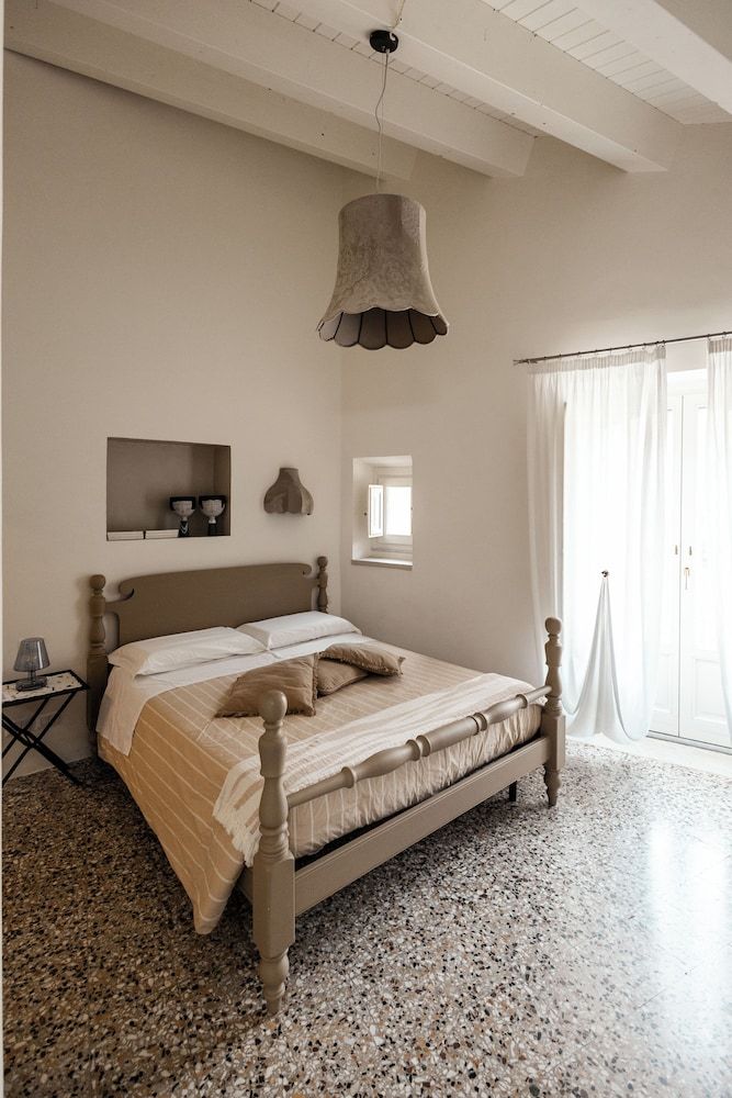 Bianko EcoChic Premium Room 4