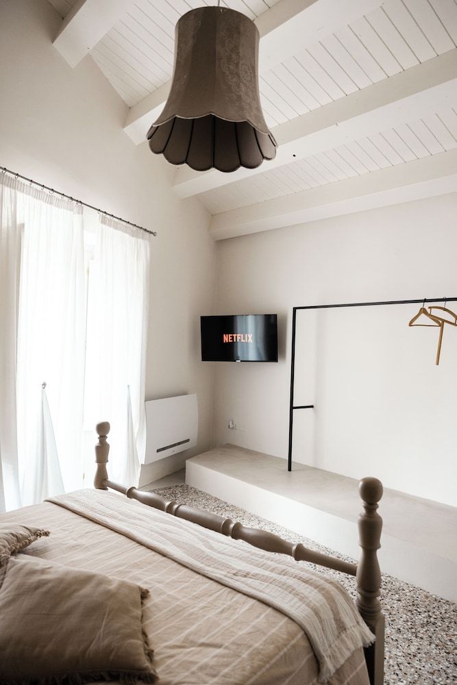 Bianko EcoChic Premium Room 9