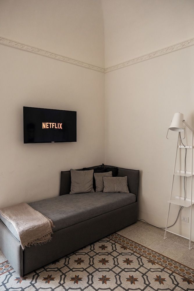 Bianko EcoChic Deluxe Room 13