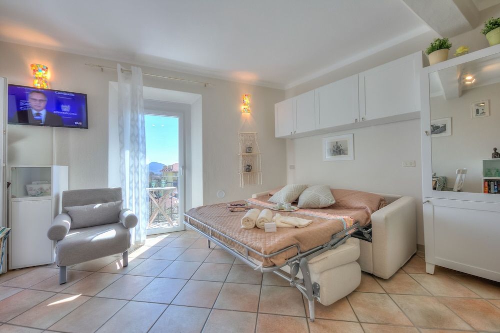 Standard Studio, Lake View (Nido Belvedere Lake View)