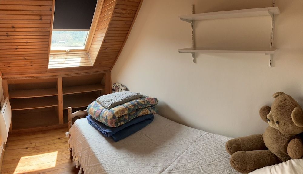 House, Ensuite, Mountain View