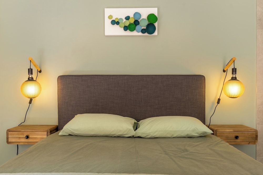 Casa Dina Superior Suite (Celadon) 3