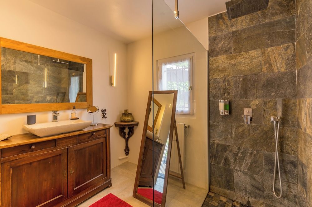 Casa Dina Superior Suite 15