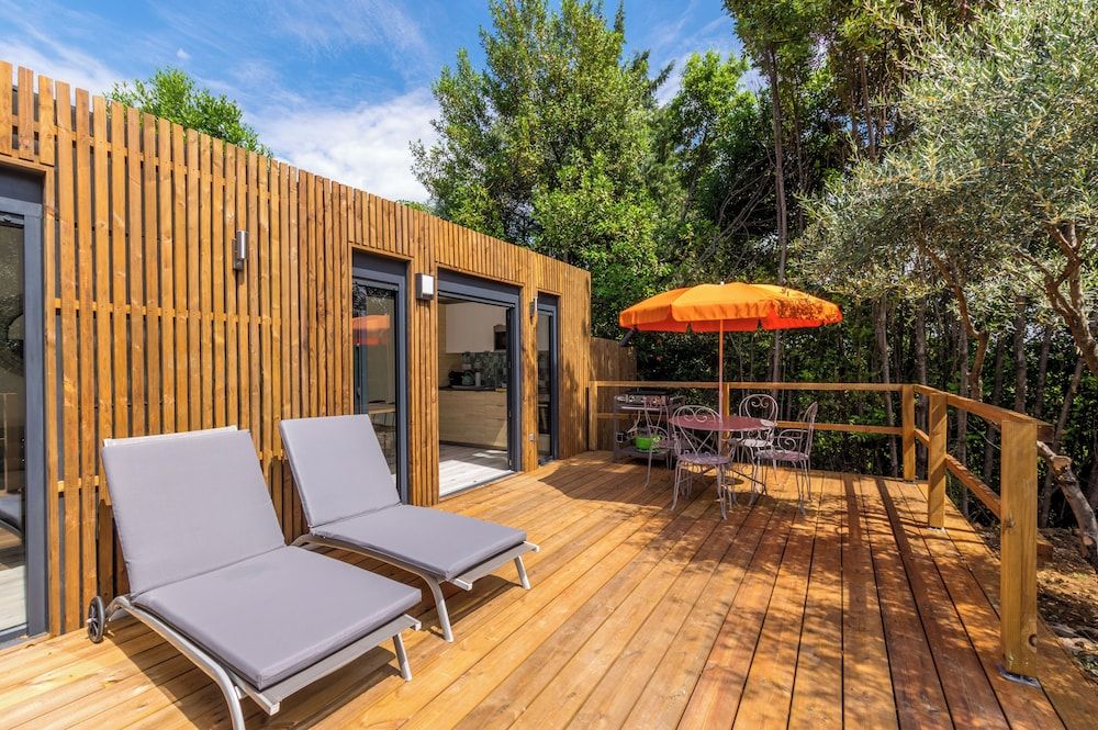 Casa Dina Superior Suite (Celadon) 9