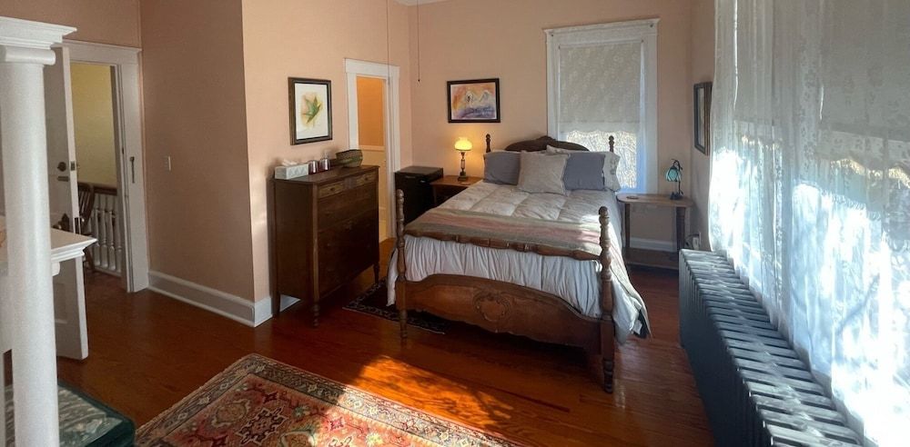 The Grey Swan Inn Junior Room 3