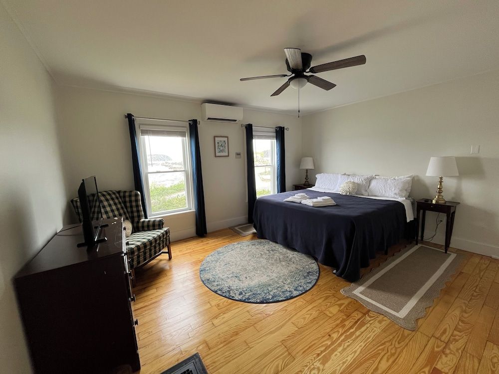 Spinneys Guesthouse & Beach Cottages Classic Suite, 1 King Bed, Kitchen