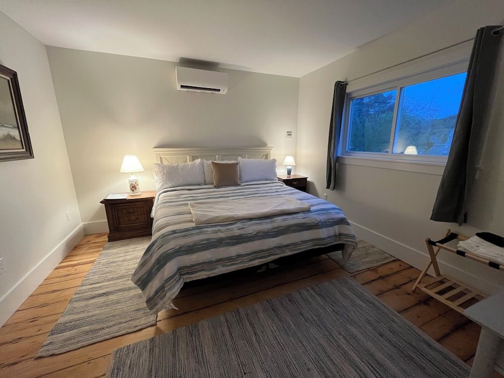 Spinneys Guesthouse & Beach Cottages Deluxe Suite, 1 King Bed, Kitchenette