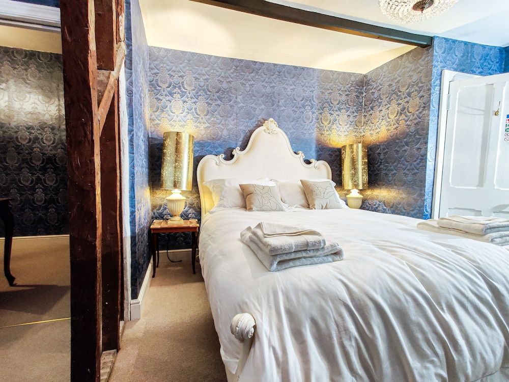 Plas Dolguog Luxury Double Room, 1 King Bed with Sofa bed, Balcony, Hill View 2