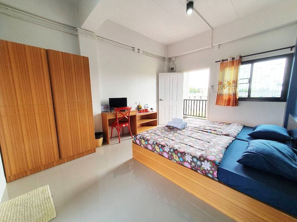 Samutsakorn Apartment Basic Studio, Multiple Beds 21