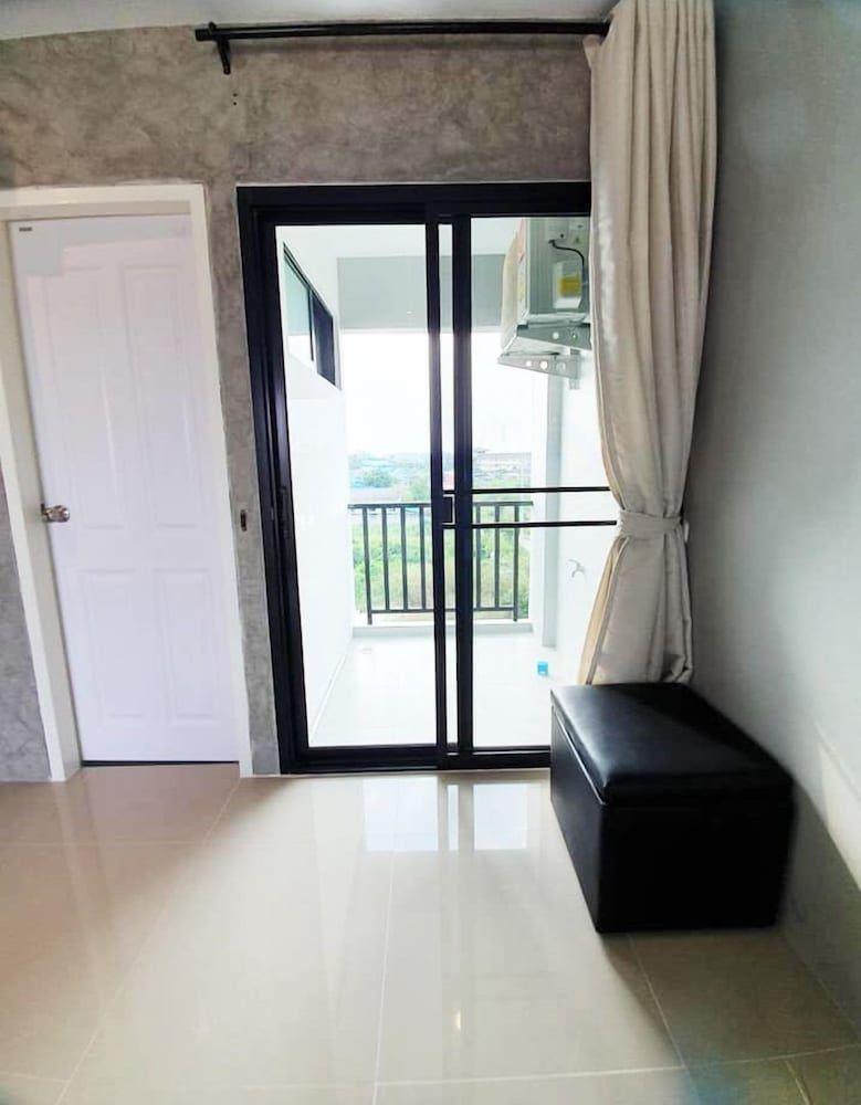 Samutsakorn Apartment Basic Studio, Multiple Beds 43