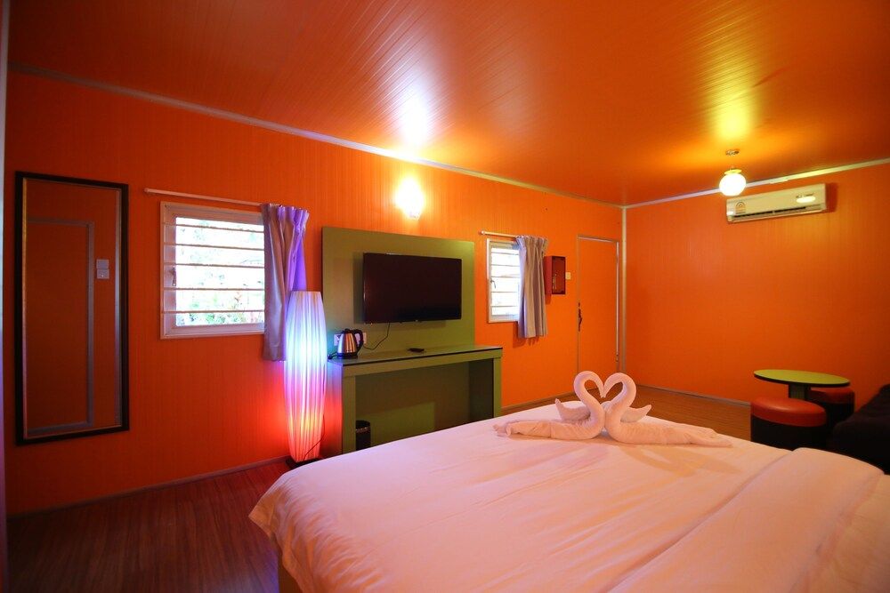 Container King, Theme Park Access