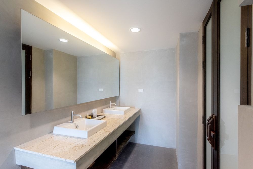 The Proud Exclusive Hotel Suite Room 9