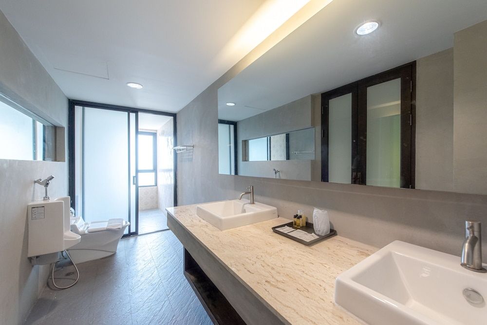 The Proud Exclusive Hotel Suite Room 12