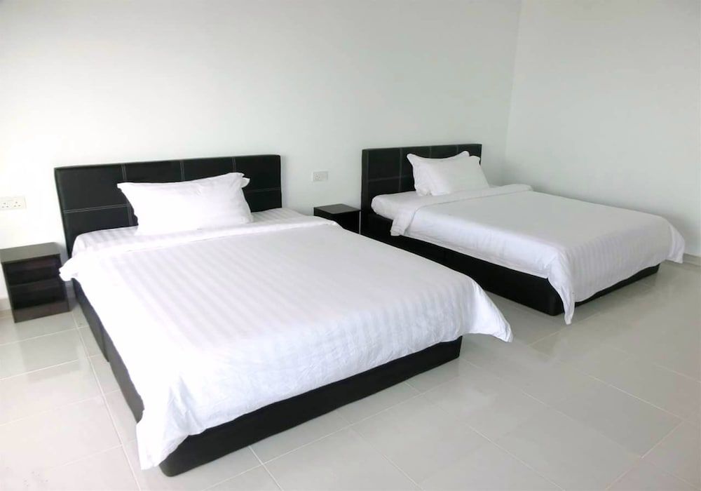 Kukup Xiang Holiday Home Room, 2 Queen Beds, Ground Floor 4
