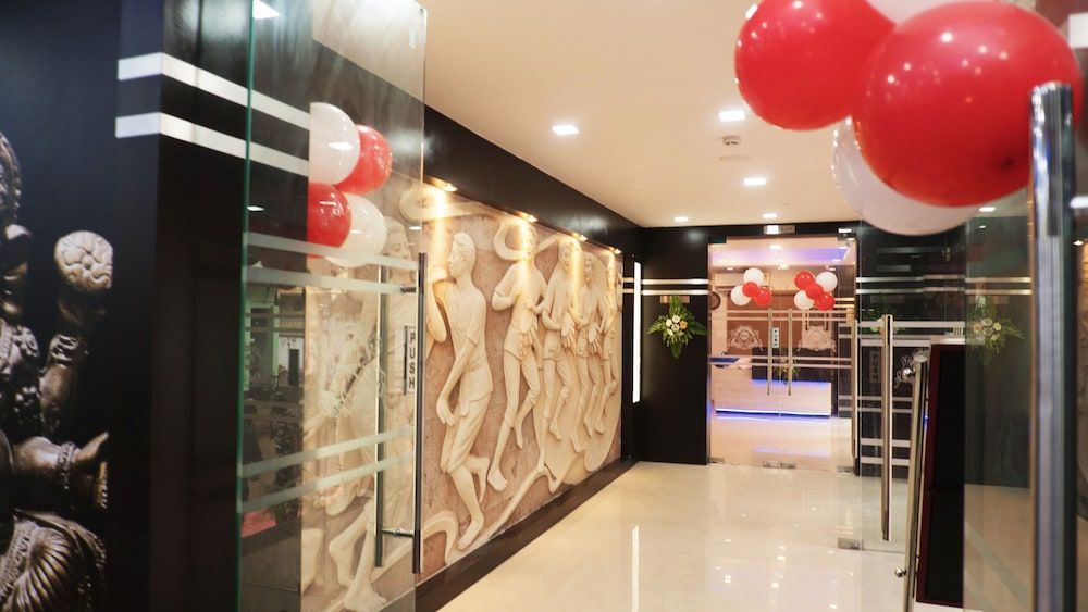 undefined Hotel Max Inn 9