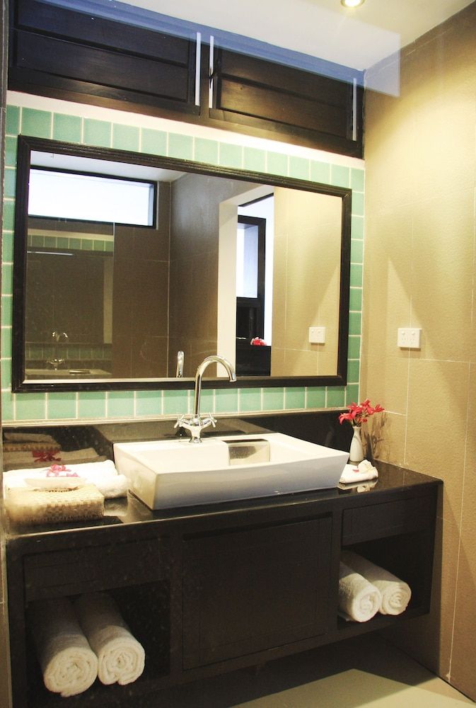 Garden Island Resort Oceanview Room 4