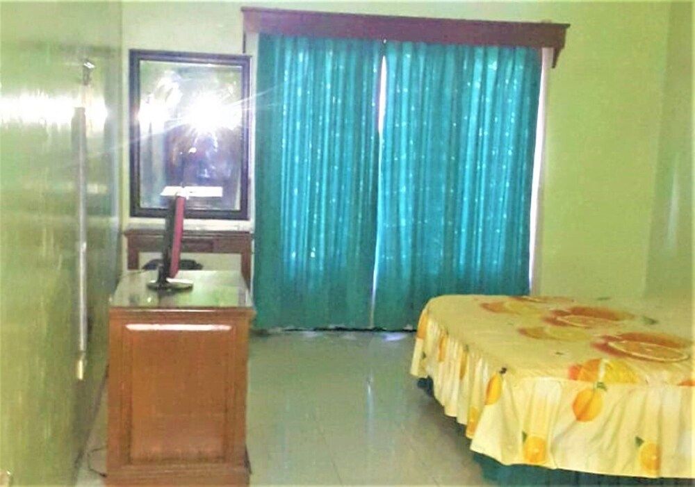 Hotel Mulia Deluxe Double Room 8