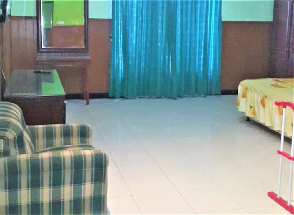 Hotel Mulia Deluxe Double Room 7