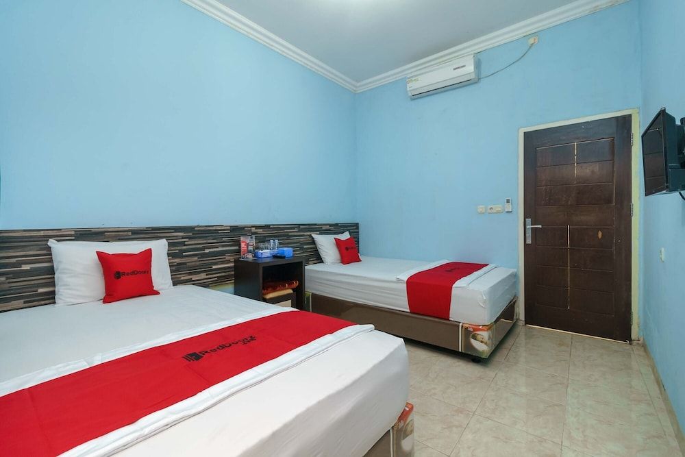 Twin Room (RedDoorz)