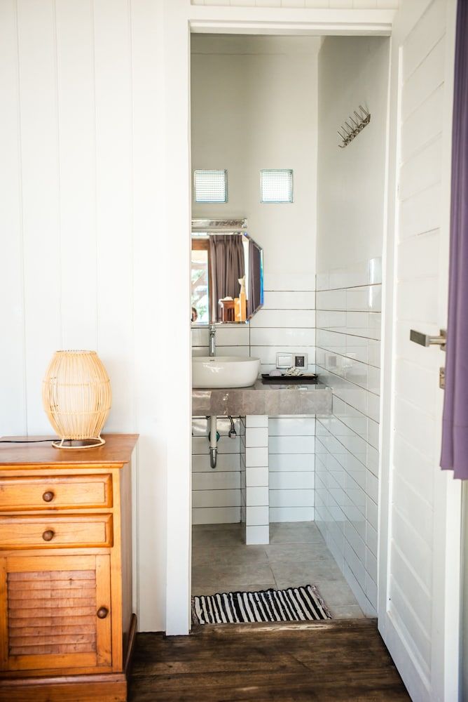 The High Dive Gili Gede Deluxe Bungalow Partial Ocean View 3