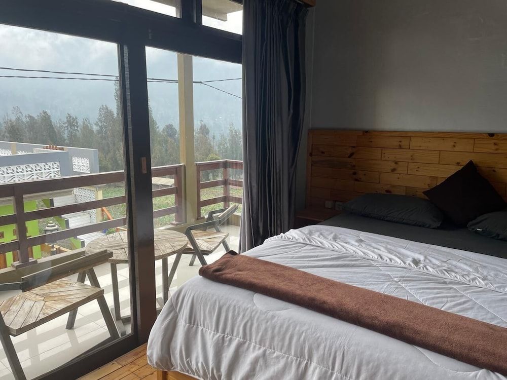 Bromo Semesta Guesthouse Standard Room, Private Bathroom 2