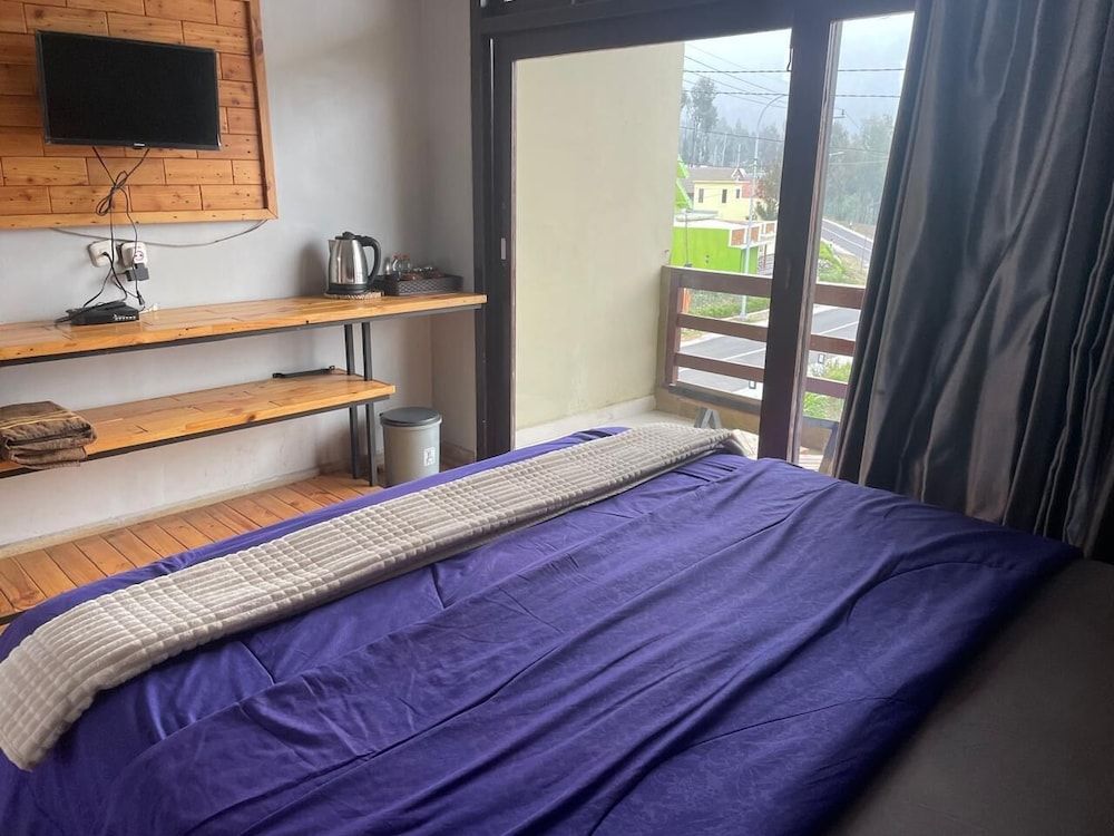 Bromo Semesta Guesthouse Standard Room, Private Bathroom 3