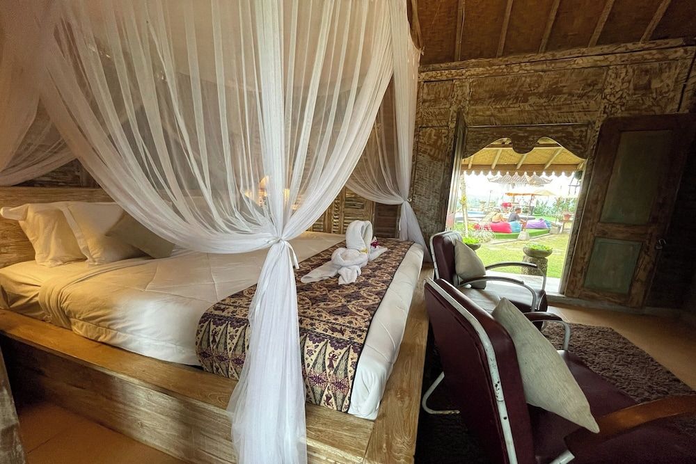 1 Bedroom Villa Fancy Wooden House
