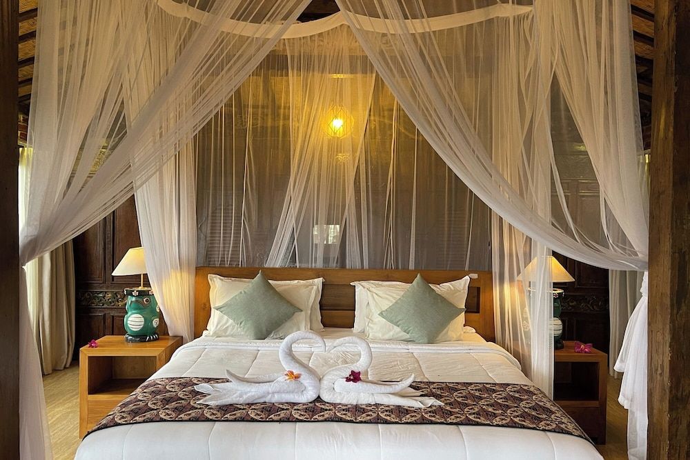 1 Bedroom Villa Glass Wooden House