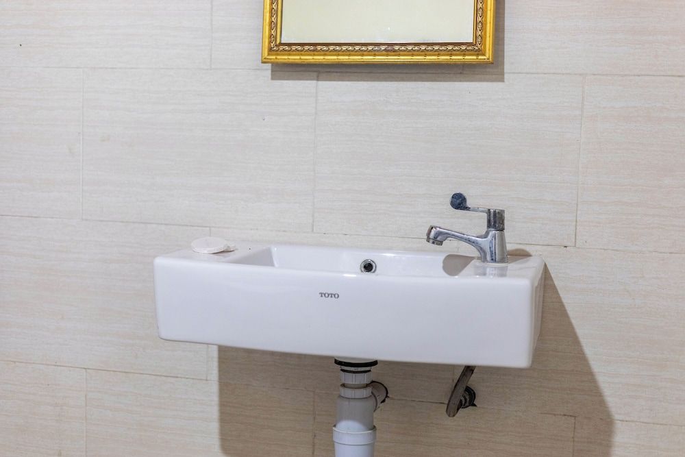 Sukawati Inn Deluxe Double Room, Garden View 15