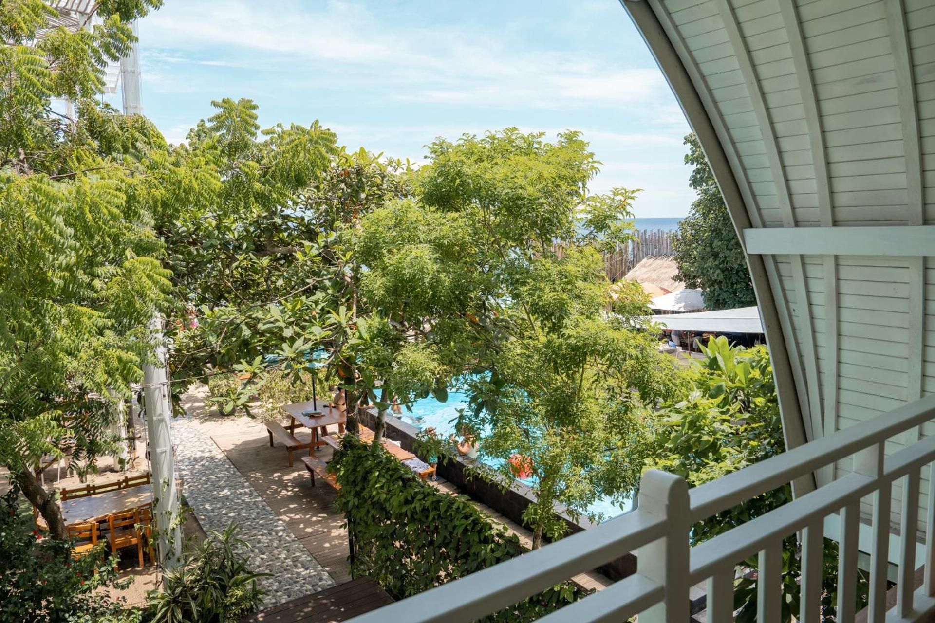 undefined Mambo Beach Resort 7