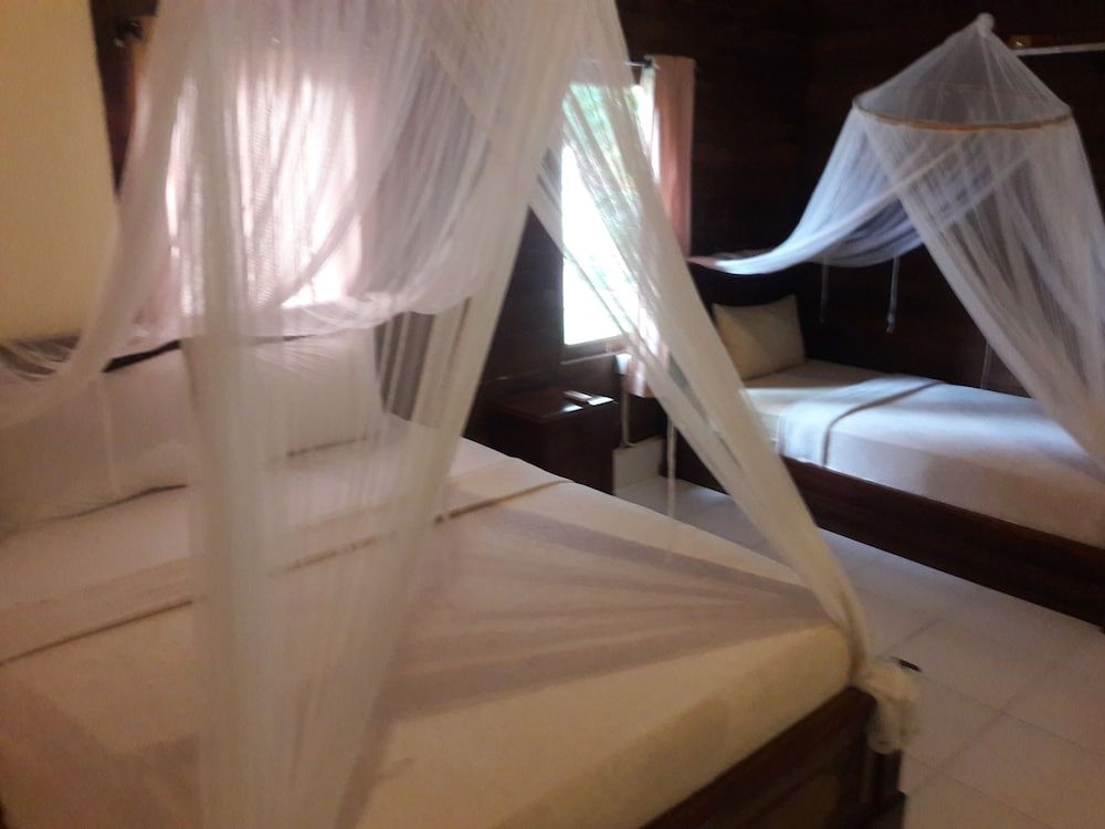 Timbool Bungalow Twin Room 3