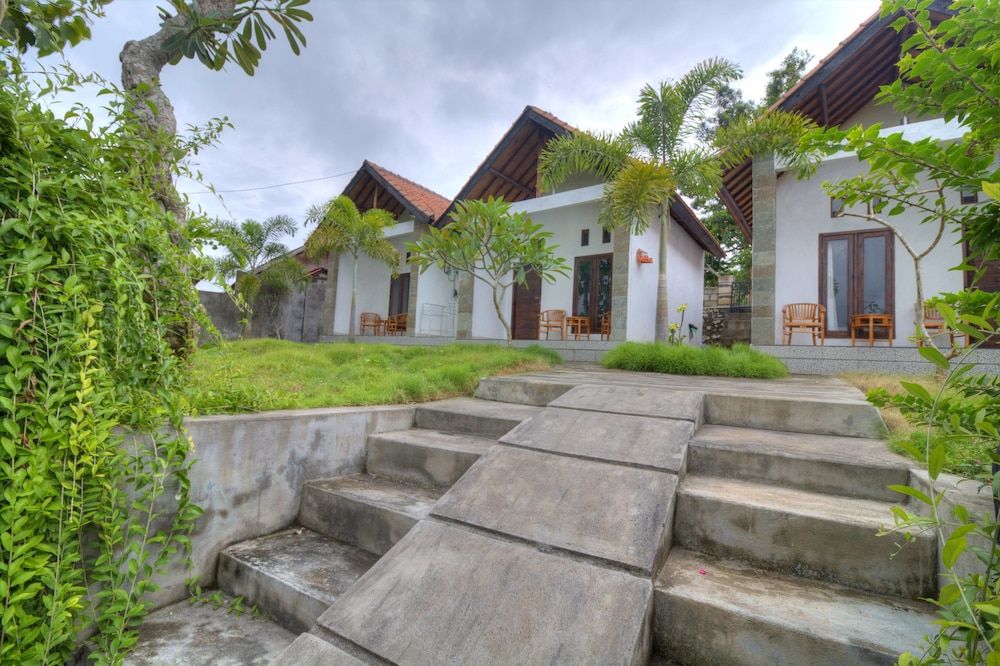 undefined Kira Cottages 3