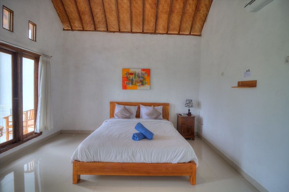 Kira Cottages Basic Double Room